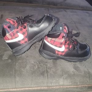 Nike boots 8c